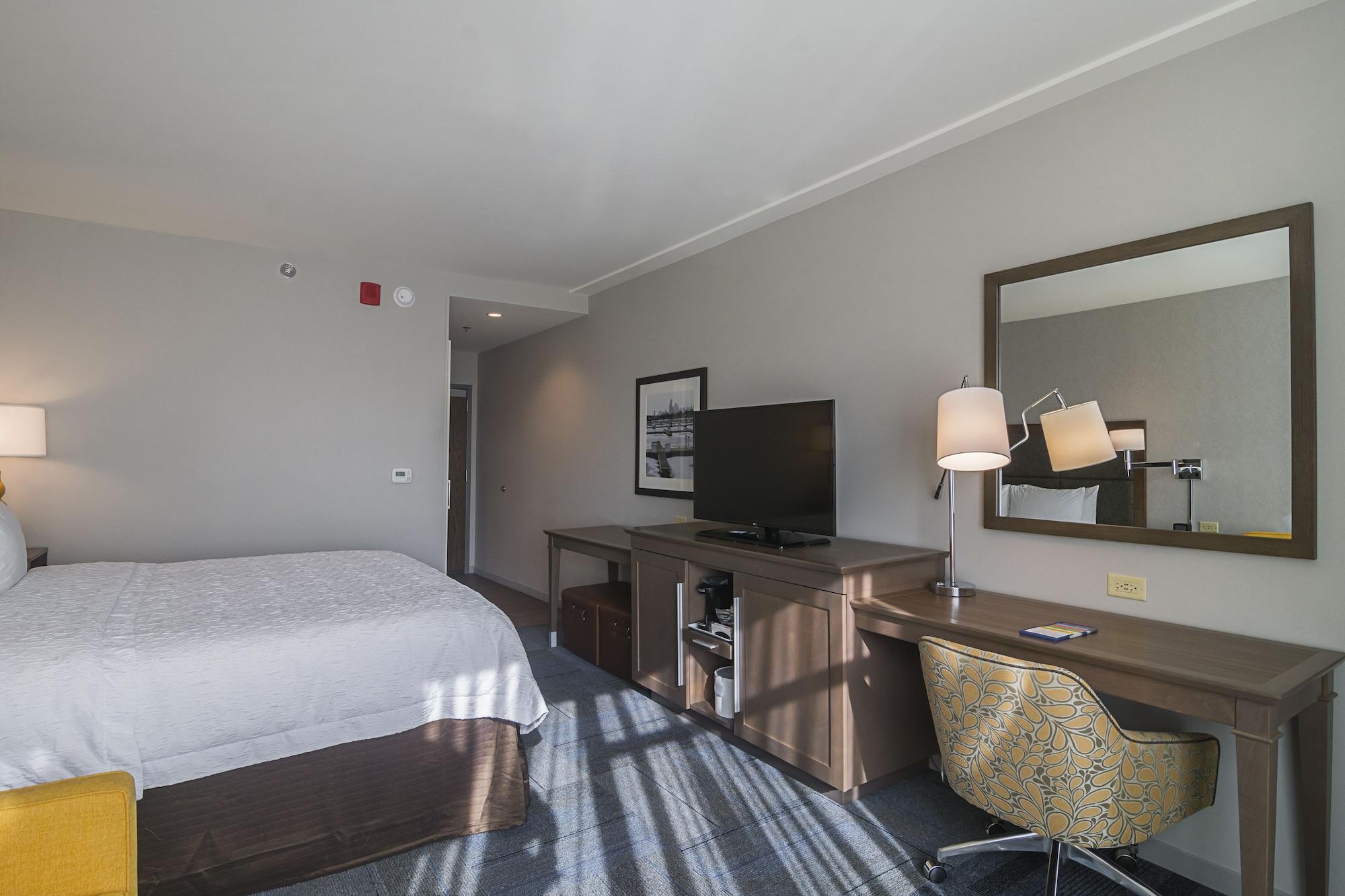 Hampton Inn Chicago North-Loyola Station, Il Exteriör bild