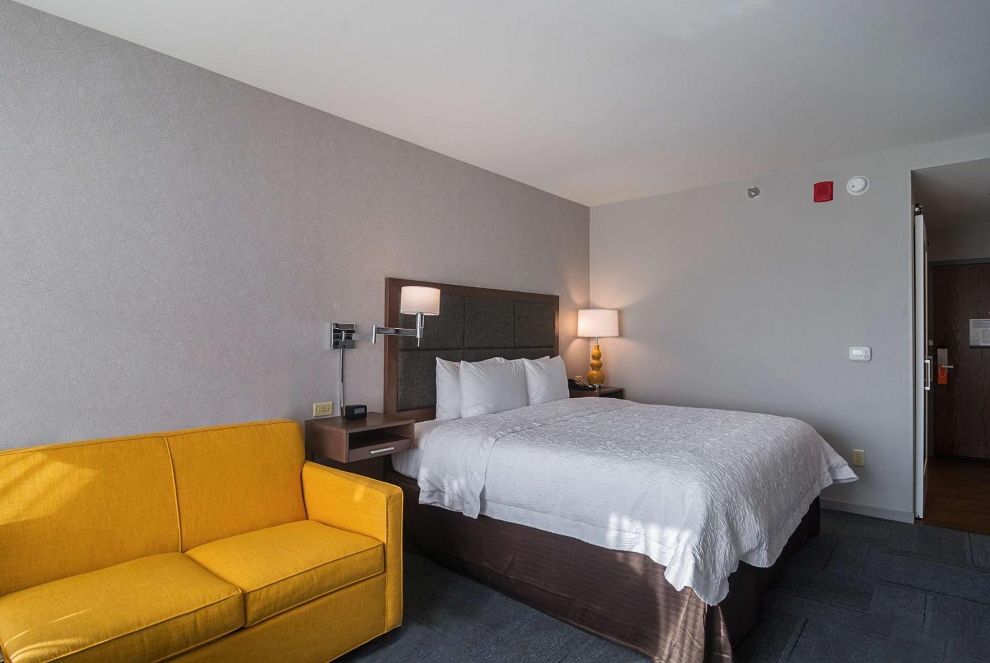 Hampton Inn Chicago North-Loyola Station, Il Exteriör bild