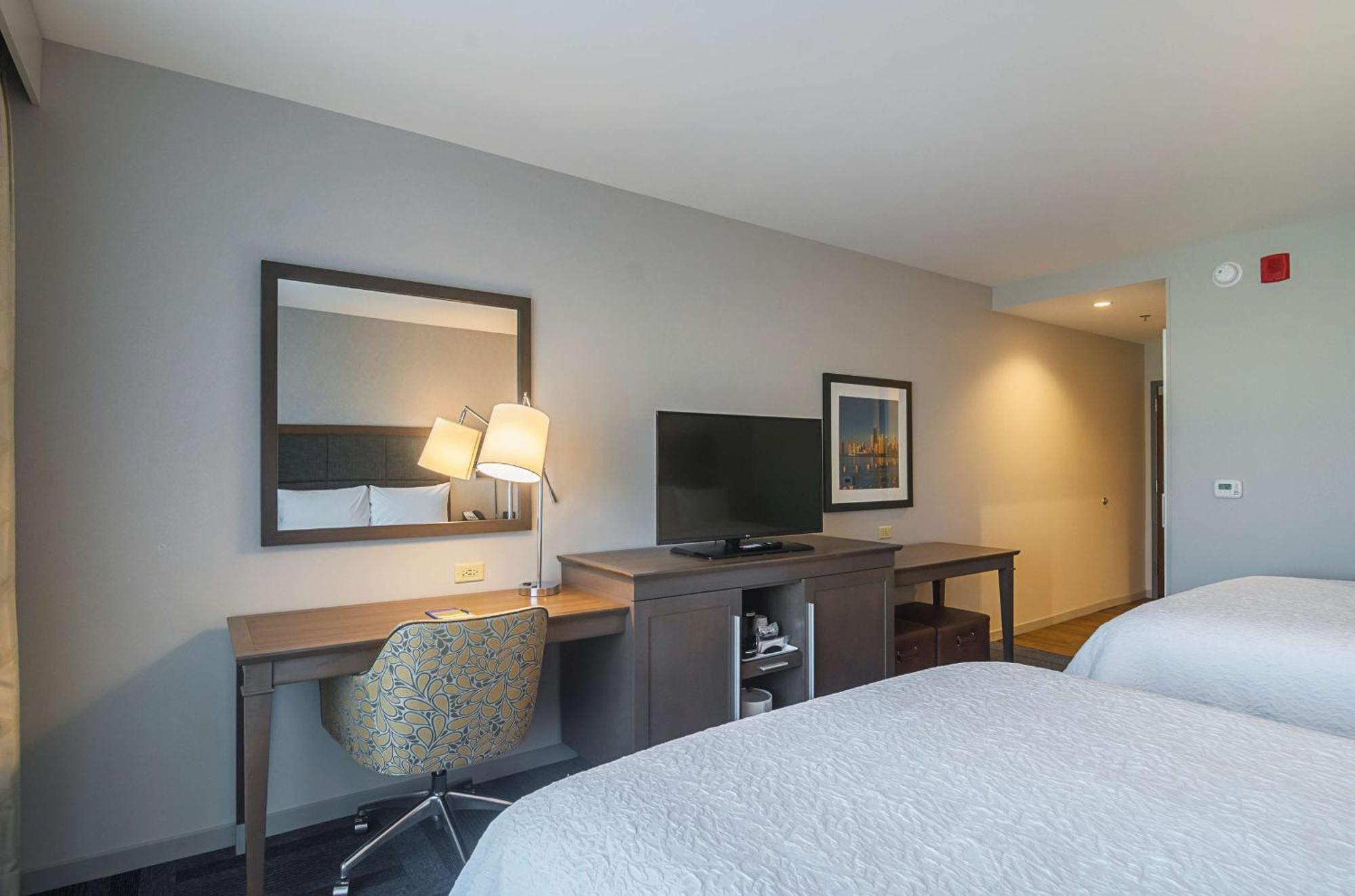Hampton Inn Chicago North-Loyola Station, Il Exteriör bild