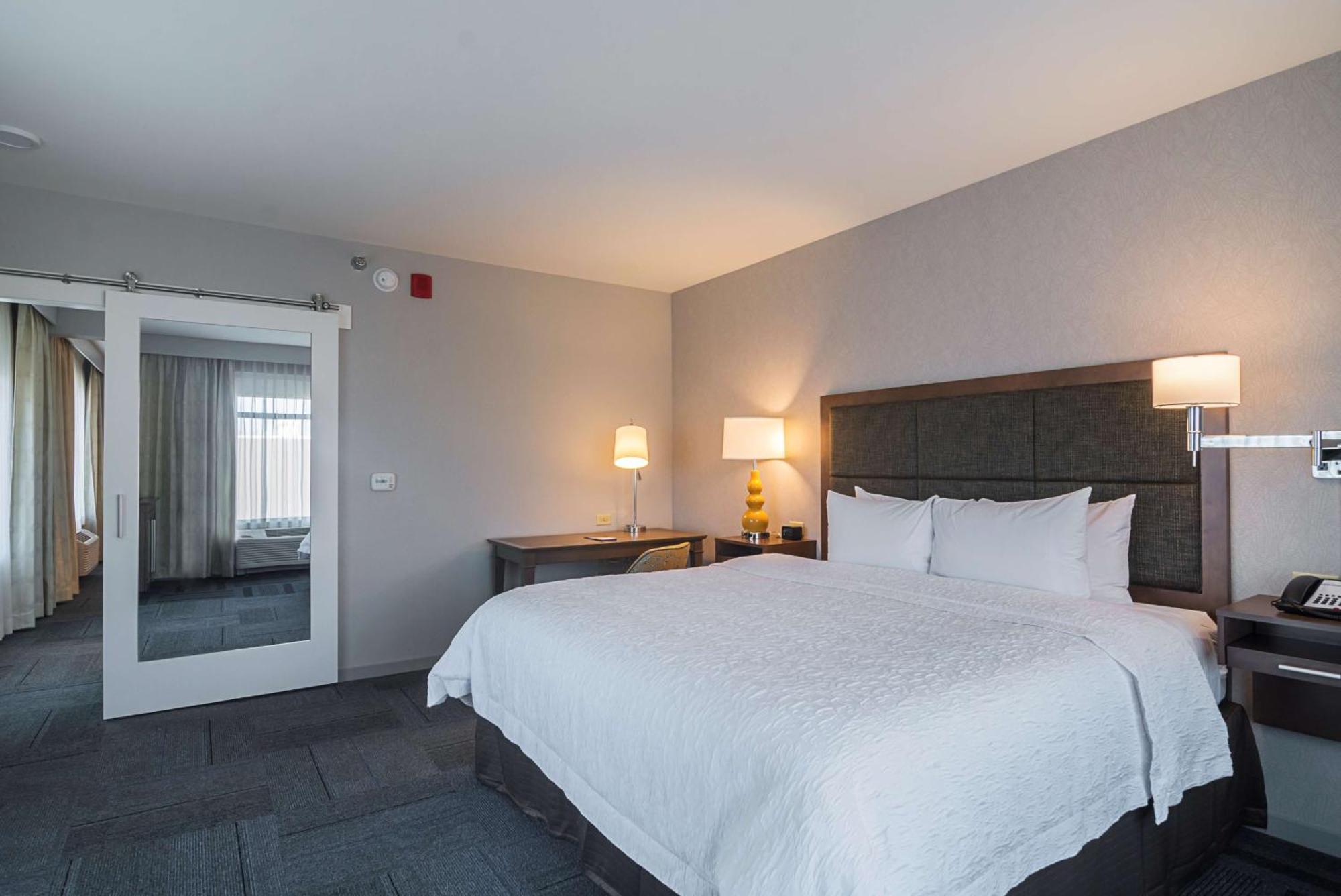 Hampton Inn Chicago North-Loyola Station, Il Exteriör bild