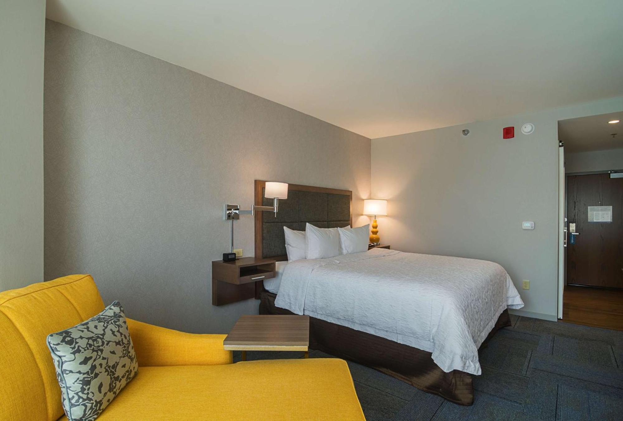 Hampton Inn Chicago North-Loyola Station, Il Exteriör bild