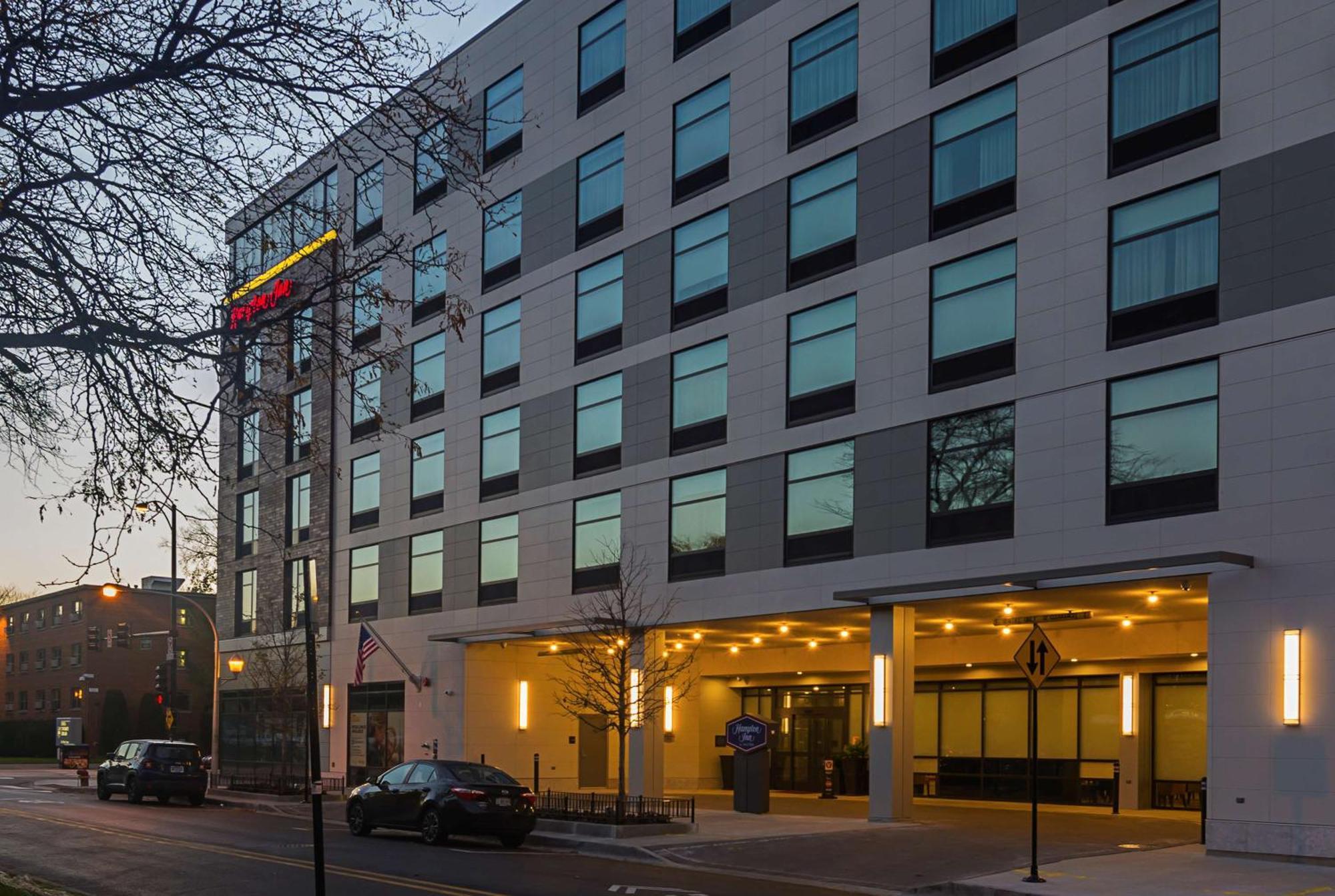 Hampton Inn Chicago North-Loyola Station, Il Exteriör bild